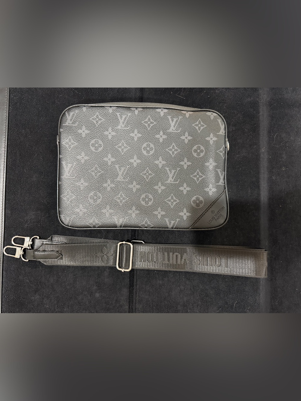 Louis Vuitton Gray Monogram Messenger Bag with Adjustable Strap - Picture 2 of 11